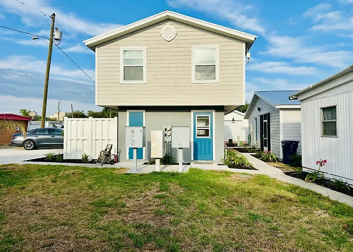 Cottage 23, The Lighthouse - Dora Canal Court - A Downtown, Waterfront Community
