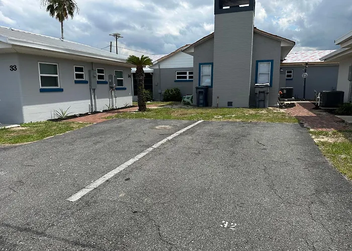 Cottage 32, Flamingo Bungalow - Dora Canal Court - A Downtown, Waterfront Community
