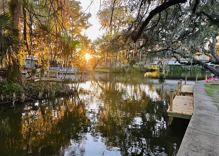 Cottage 34, Coconut Cottage - Dora Canal Court - A Downtown, Waterfront Community